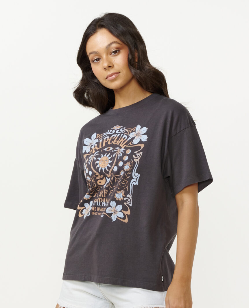 UTOPIAN DREAMS HERITAGE TEE UTOPIAN DREAMS HERITAGE TEE