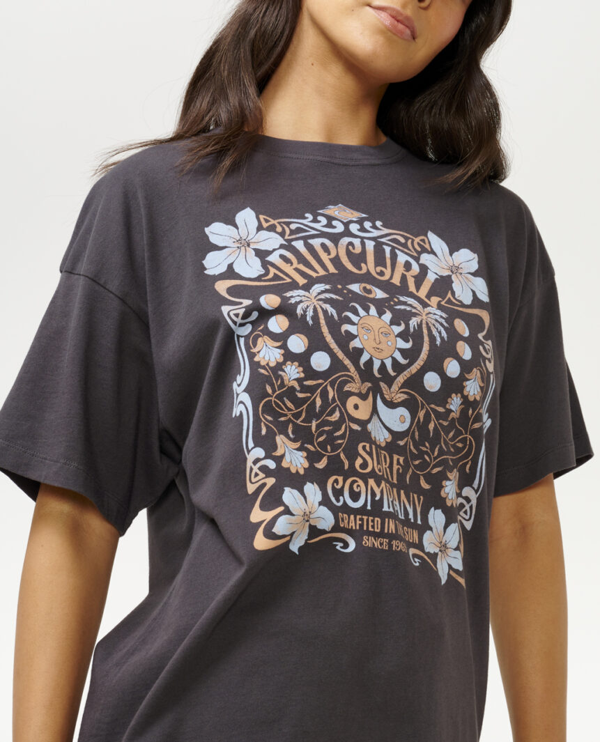 UTOPIAN DREAMS HERITAGE TEE UTOPIAN DREAMS HERITAGE TEE