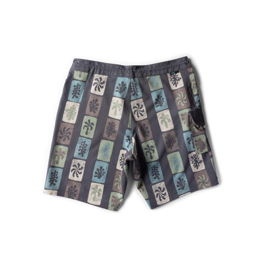 TROPIC TILES 18.5 BOARDSHORT