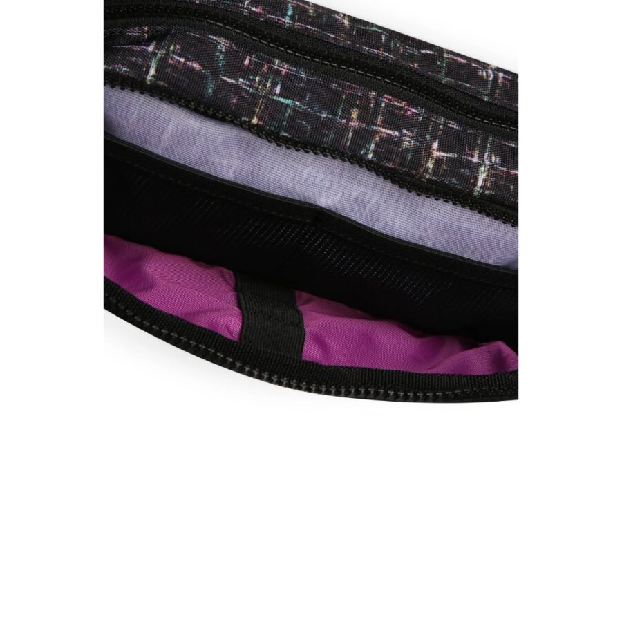 OUT POUCH OUT POUCH