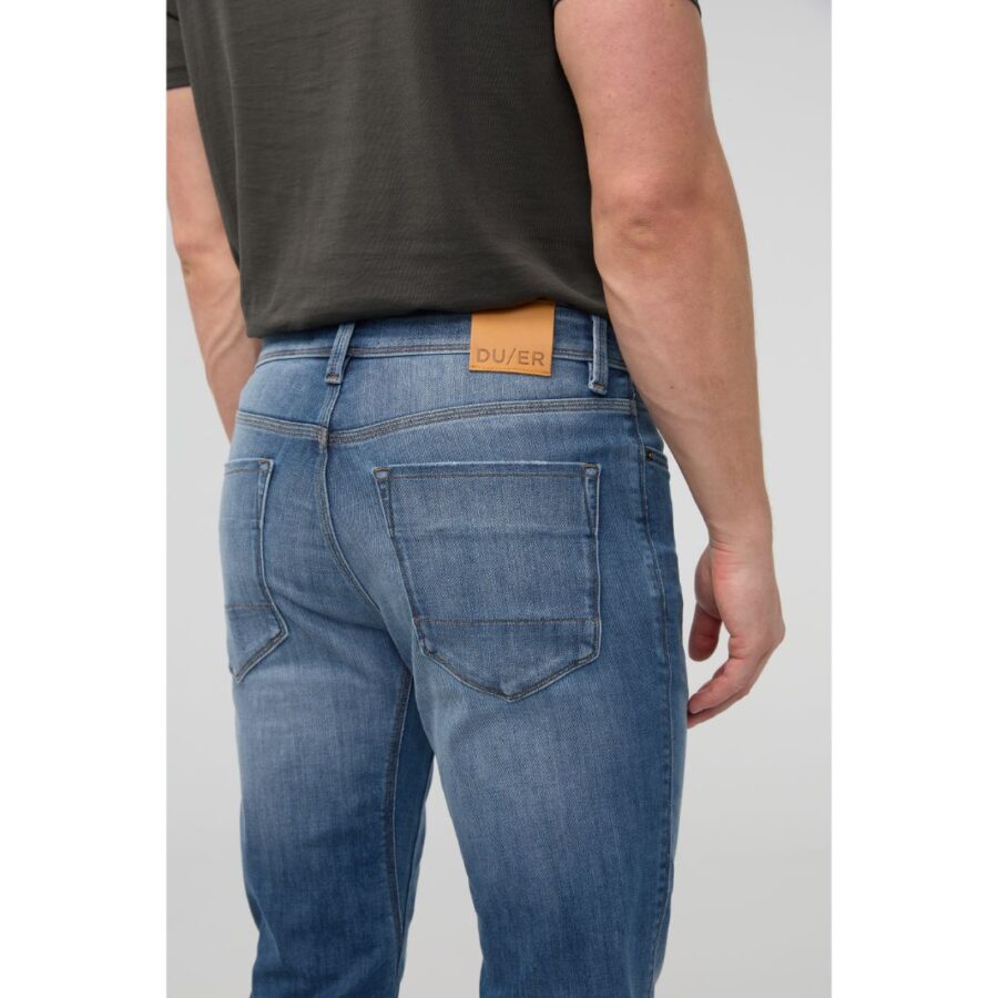 PERFORMANCE SLIM STRAIGHT PERFORMANCE SLIM STRAIGHT